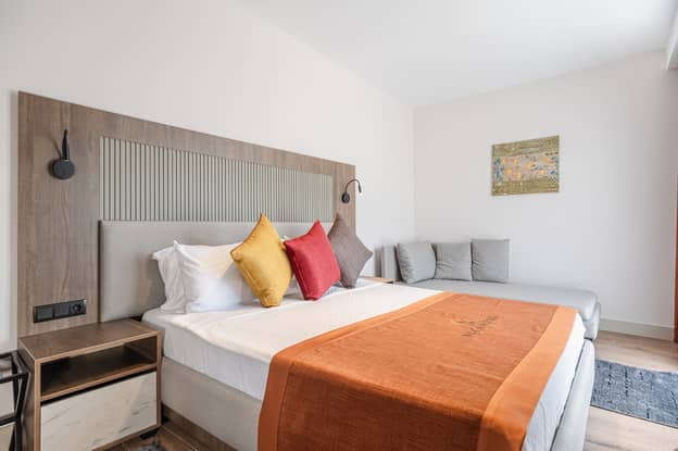 Junior&nbsp;Suit&nbsp;(Teraslı)